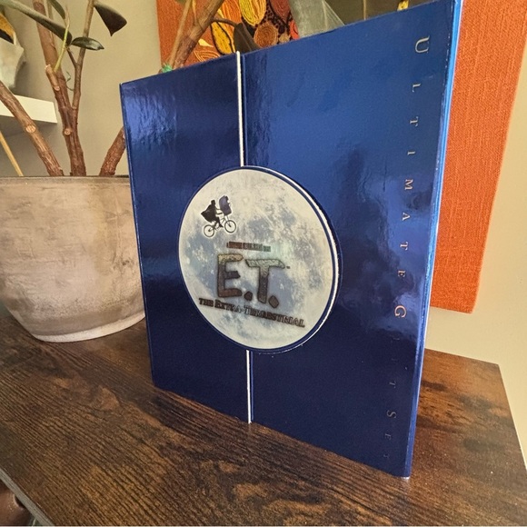 Universal| E.T. Ultimate Gift Set DVD Book Soundtrack CD Ltd Ed Stenotype - Picture 2 of 9